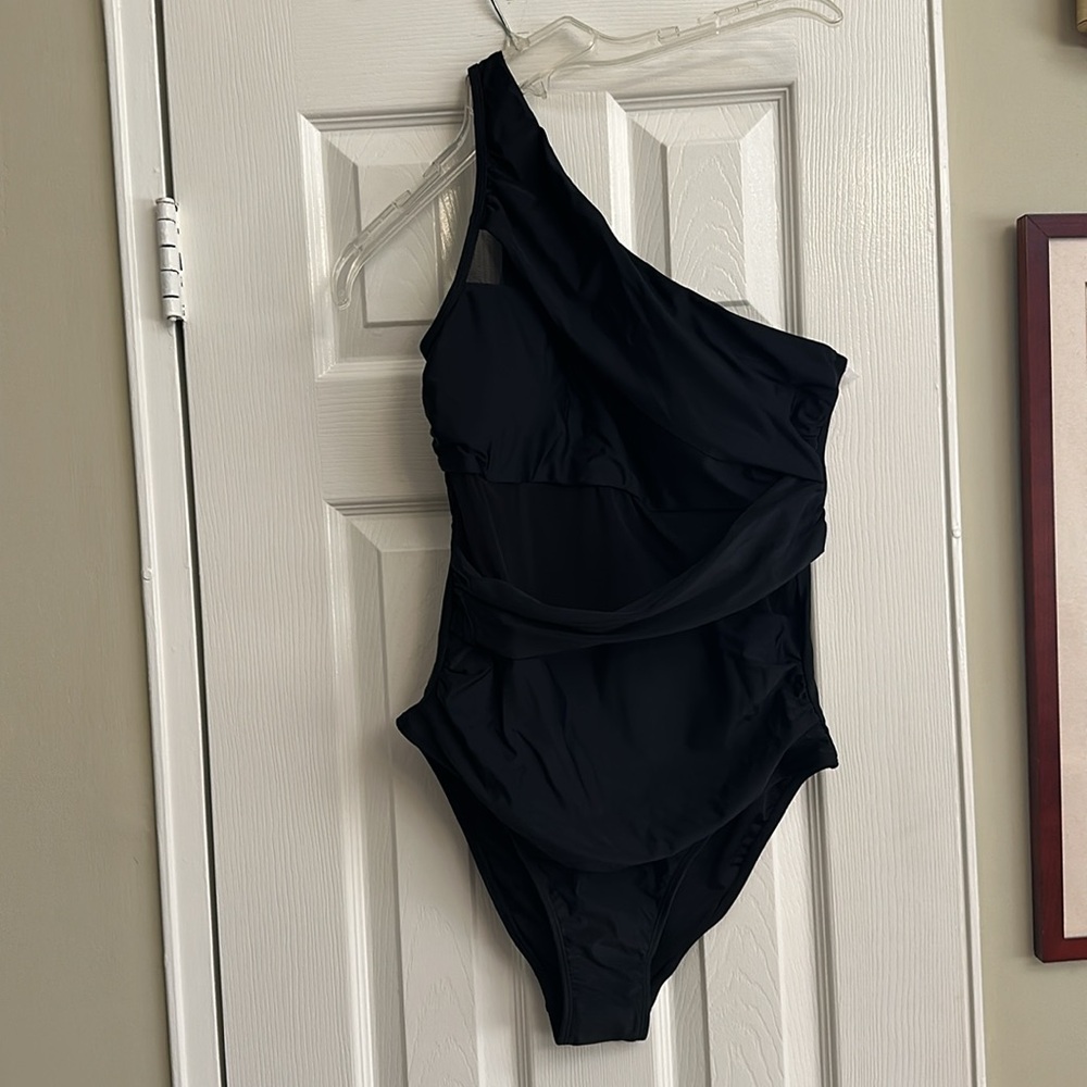 NWT cupshe black one piece size large